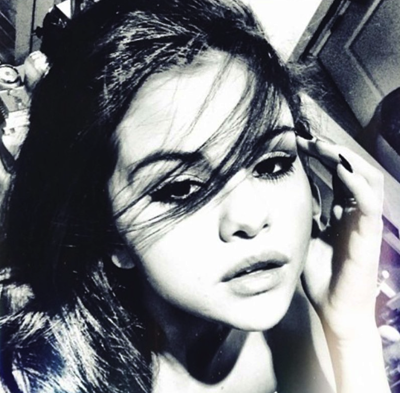 Selena Gomez bjuder på en selfie. Selena Gomez bjuder på en selfie.